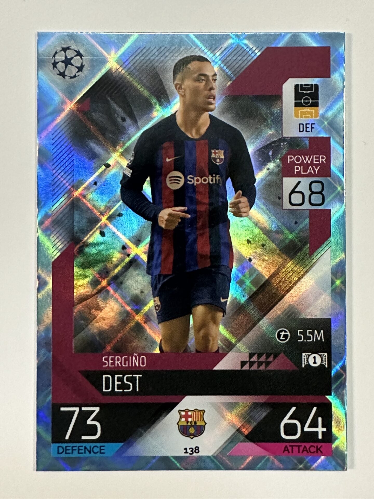 138 Sergiño Dest Base Crystal Foil Parallel (Barcelona) Topps Match Attax 2022:2023 Card