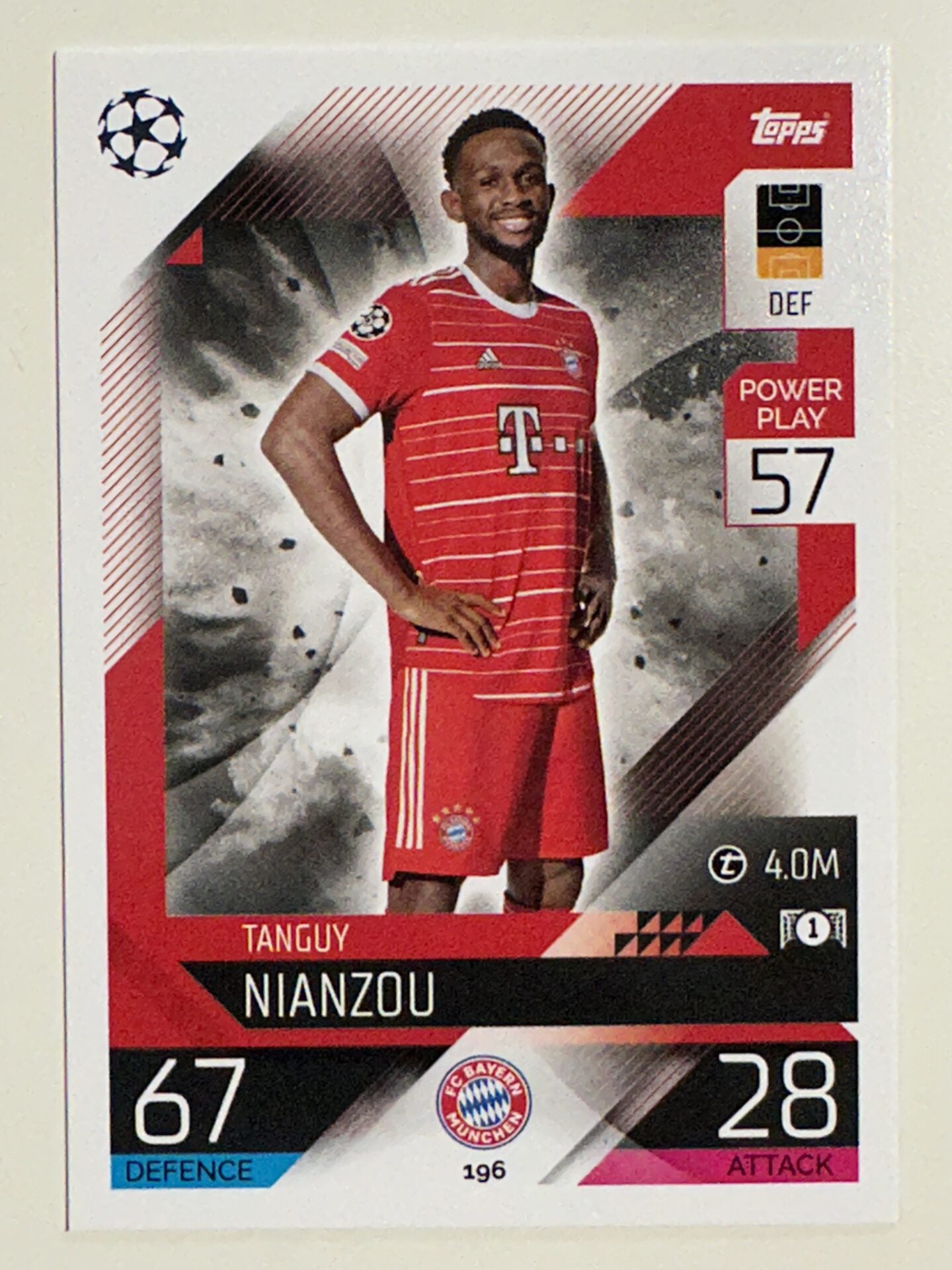 196. Tanguy Nianzou (FC Bayern München) – Topps Match Attax 2022:2023 card