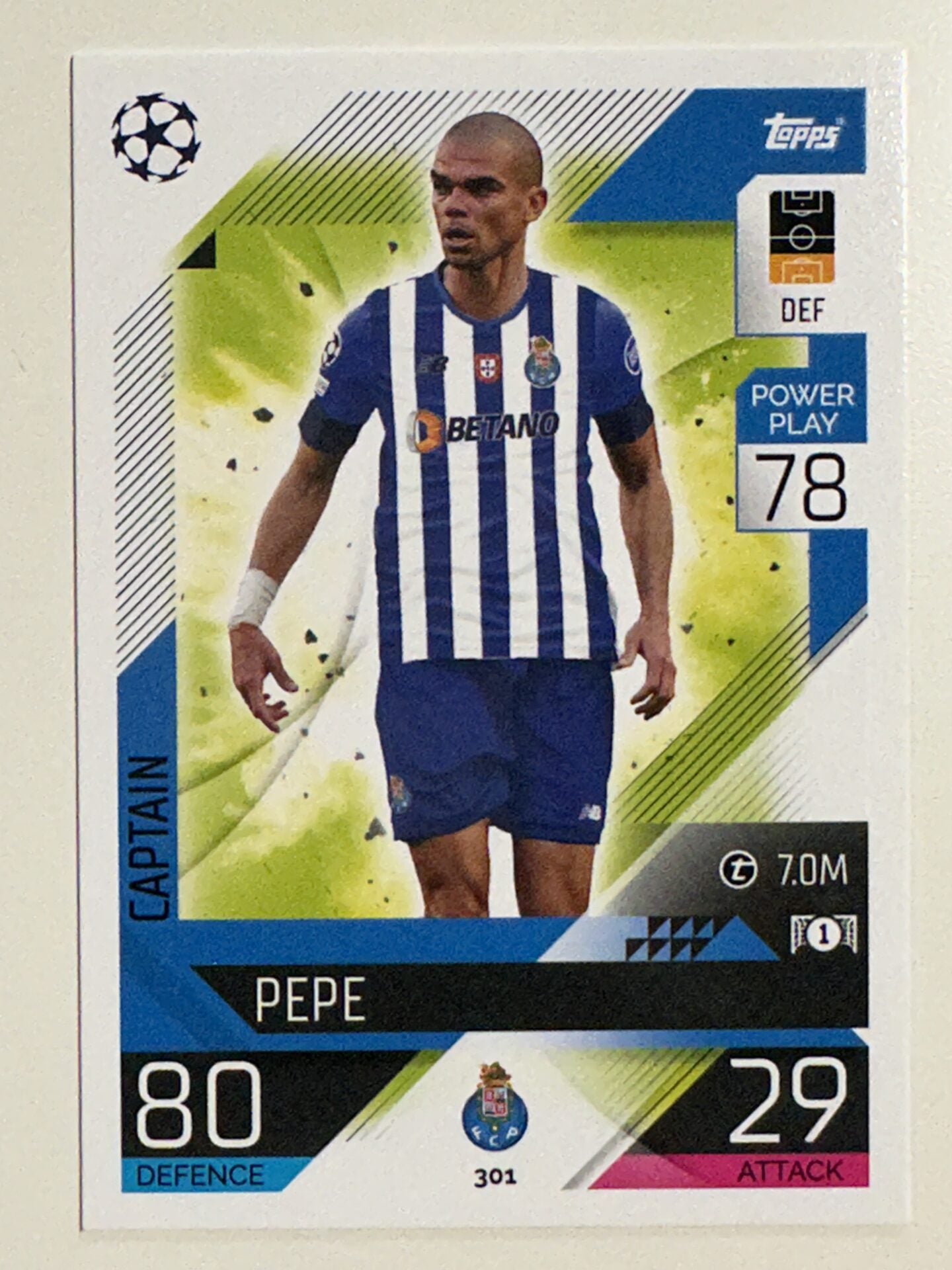 301. Pepe (FC Porto) – Captain – Topps Match Attax 2022:2023 card