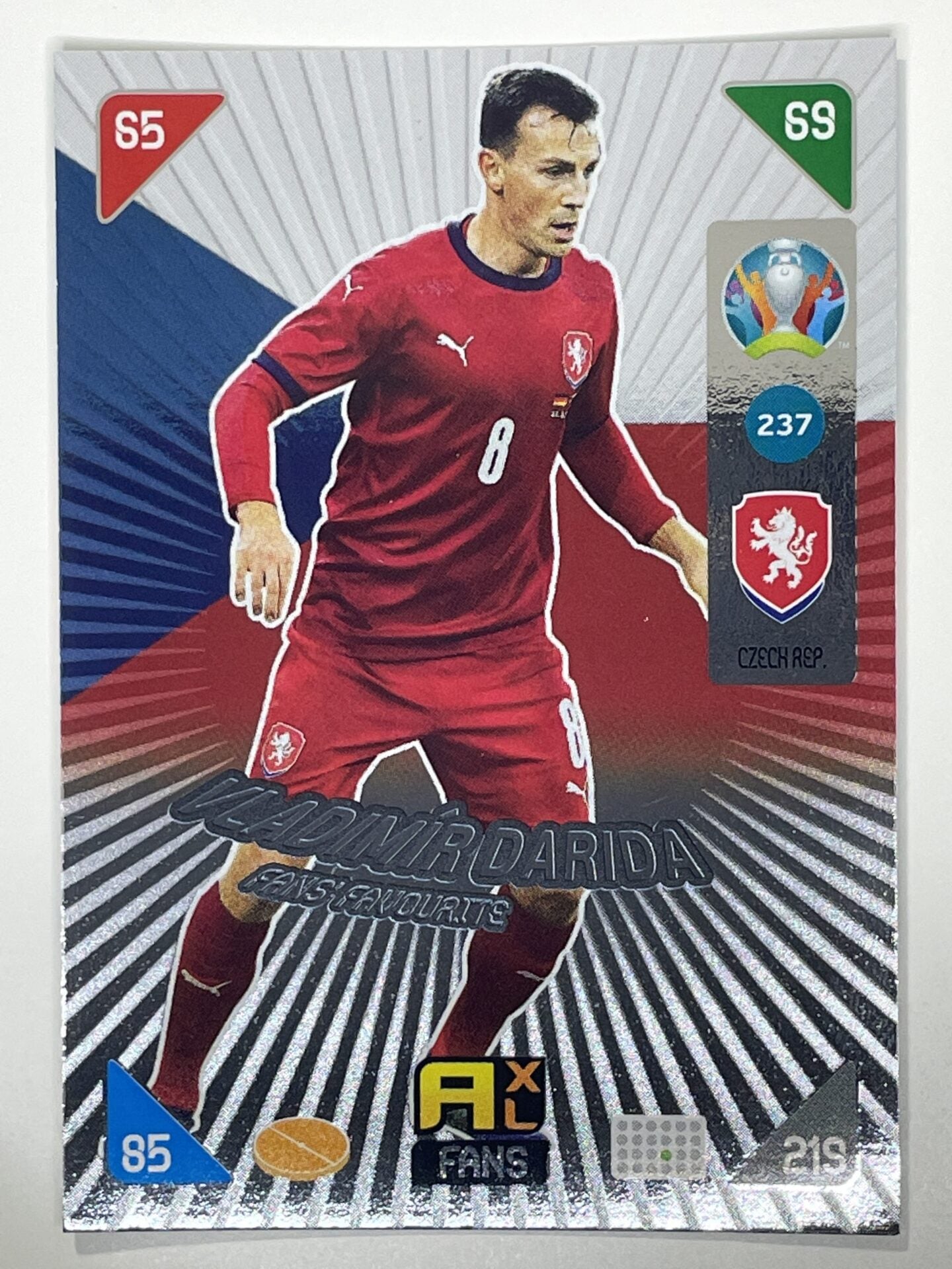 Vladimir Darida Fans Favourites (Czech Republic) Football Card – Euro 2020 Adrenalyn XL