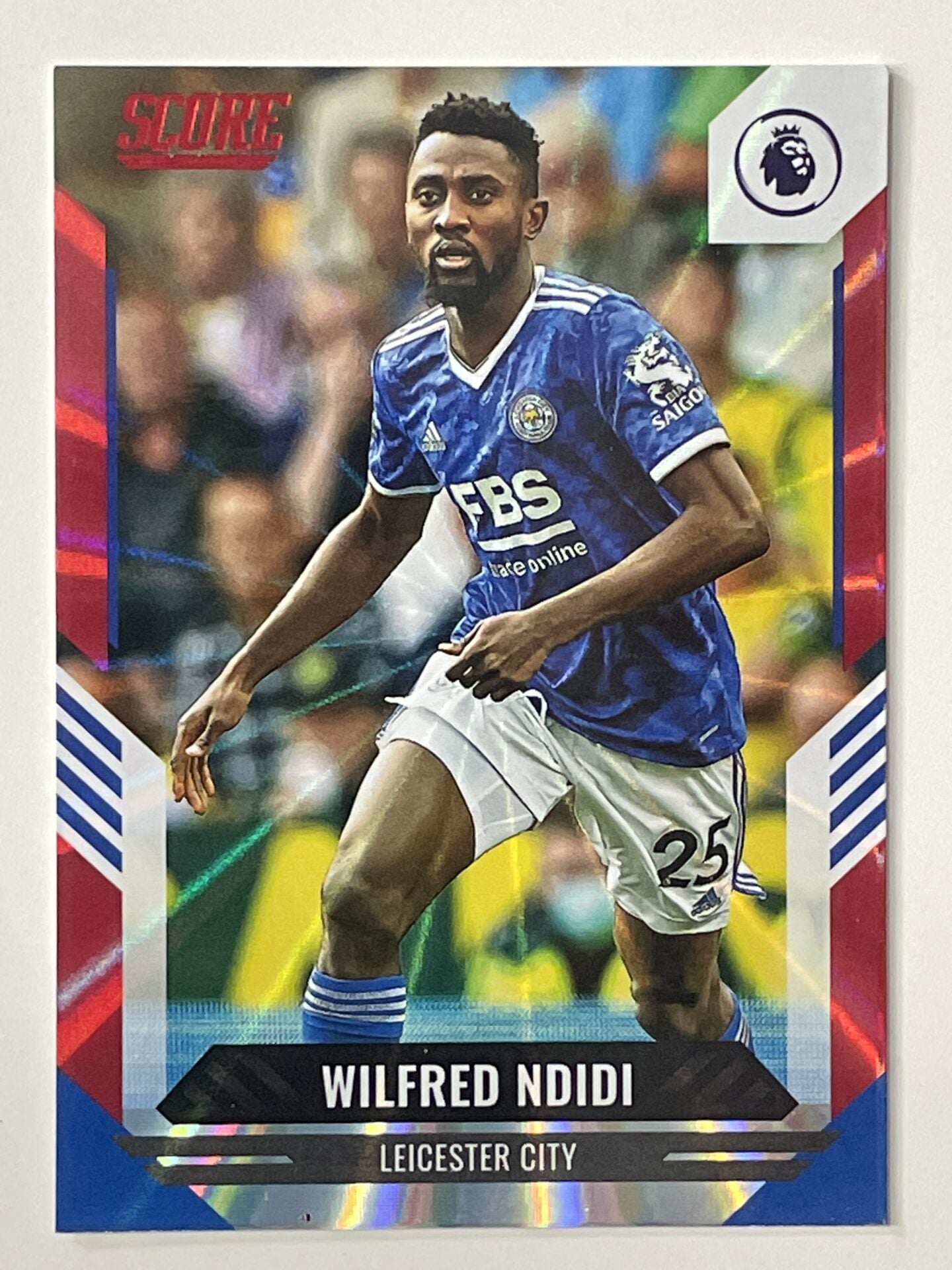Wilfred Ndidi Leicester City Base Red Laser Parallel Panini Premier League Score 2021 2022