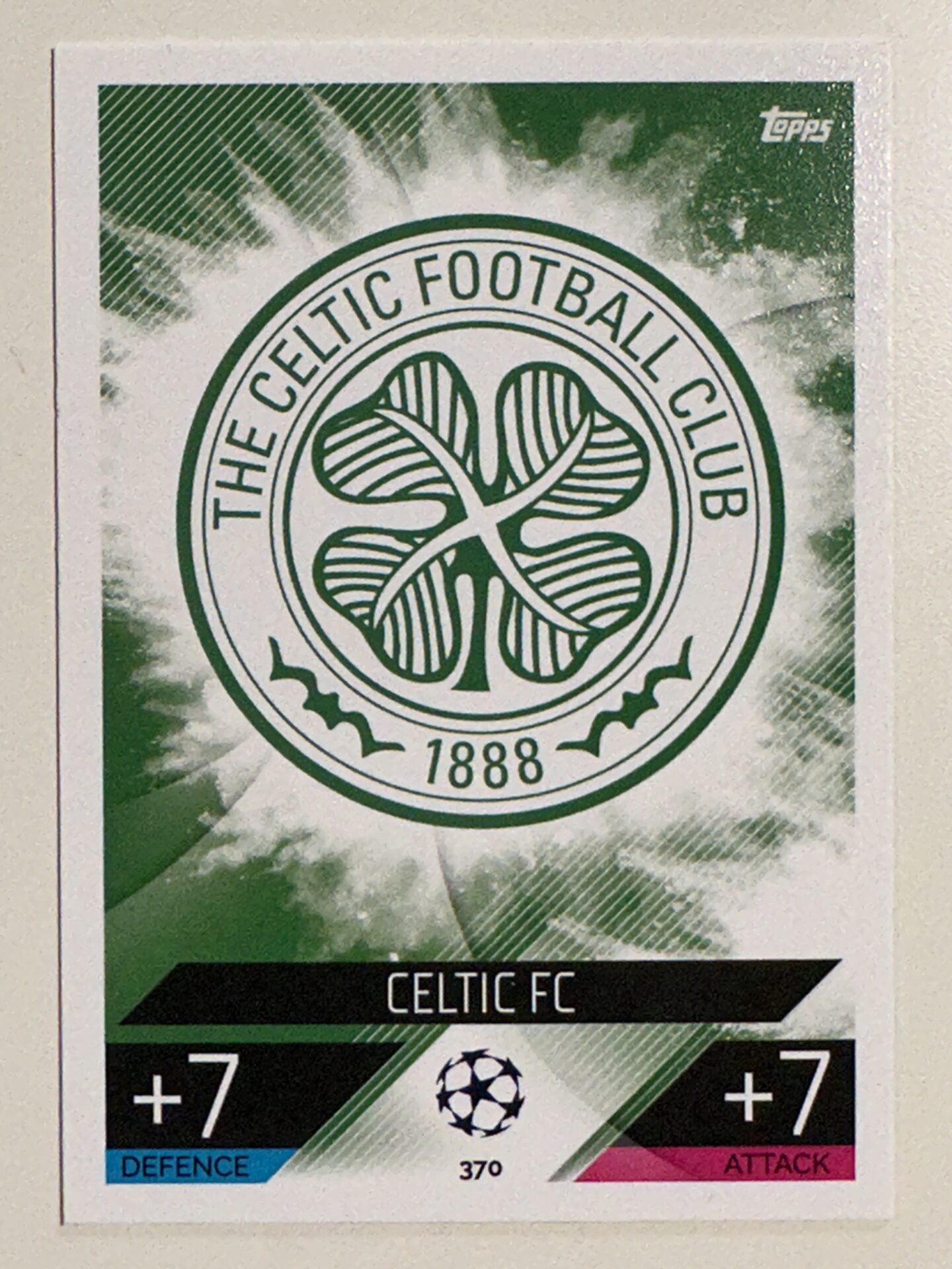 370. Team Badge (Celtic) &#8211; Topps Match Attax 2022:2023 card